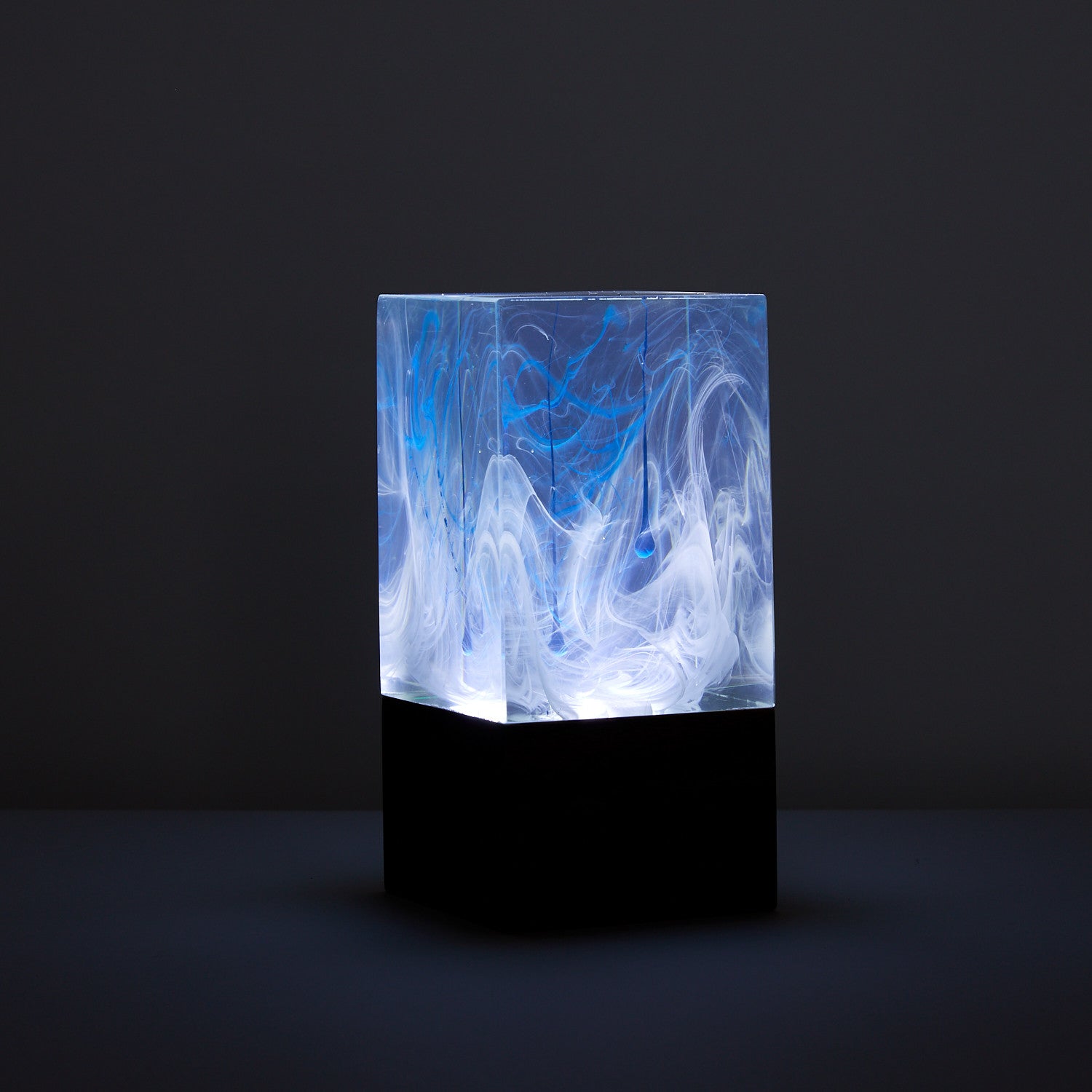 OceanGlow Resin Table Decor – Handcrafted Ambient Light-0